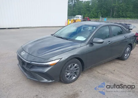 2024 Hyundai Elantra Sel z USA, uszkodzony, nr VIN KMHLM4DG2RU733295